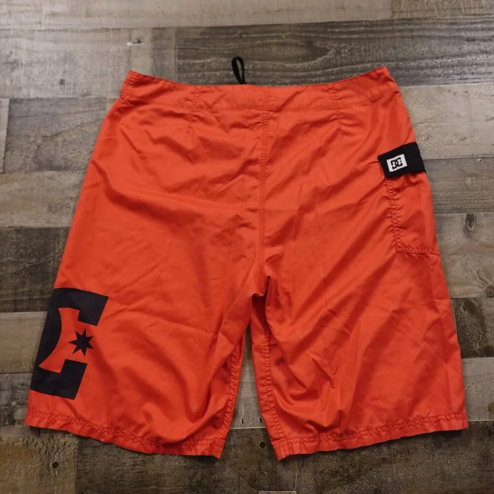 DC Shoes Men’s Board Shorts 38” Waist Red Black Logo Swim‎ Trunks Surf Skate